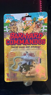 Playmates - Barnyard Commandos - 1989 - SERIES 1 - Captain Tusker Chitlins