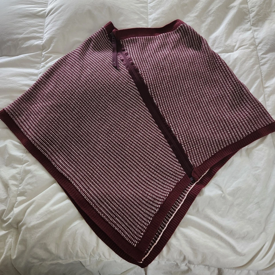 lululemon On The Go Scarf One Size Bordeaux drama / Wine Berry - Image 3 of 4