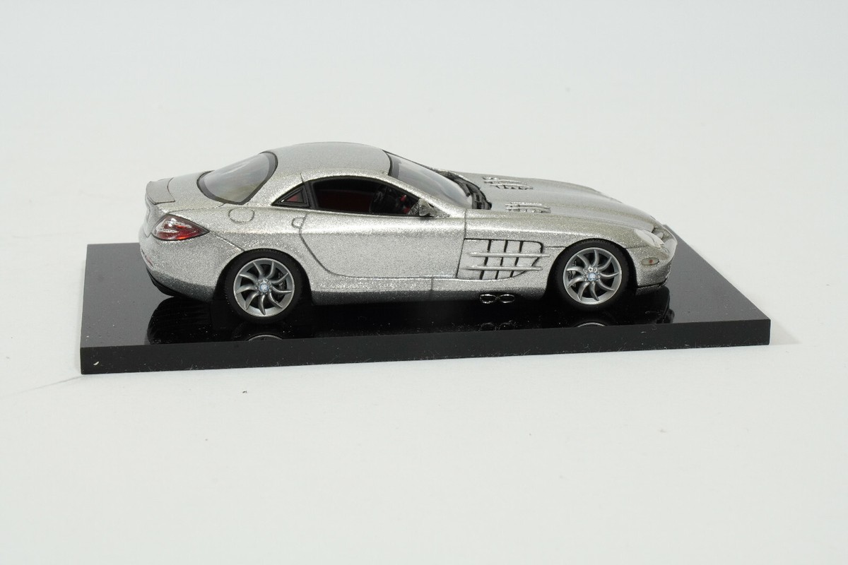 Minichamps B66961974 Mercedes-Benz SLR McLaren Crystal
