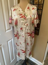 Vintage Secret Treasures 100 Polyester Satin Floral Nightgown Woman  s Large
