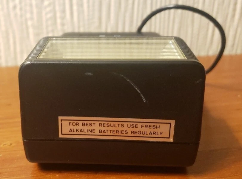 Quantaray QA 25 Automatic Computerized Flash - For 35mm Camera Hot Shoe Mount - Image 3 of 4