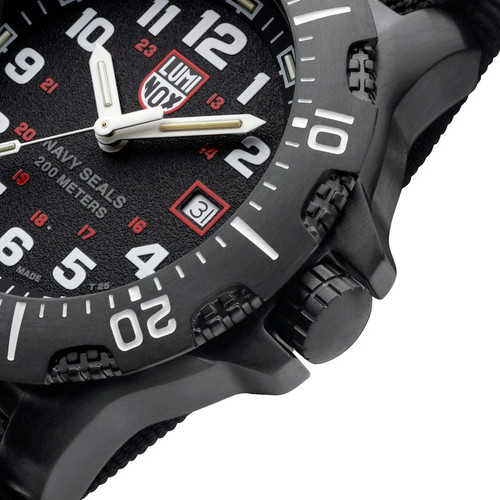 Luminox Navy SEAL 45 mm Military Dive Watch - Black Face Black Strap - Picture 4 of 9