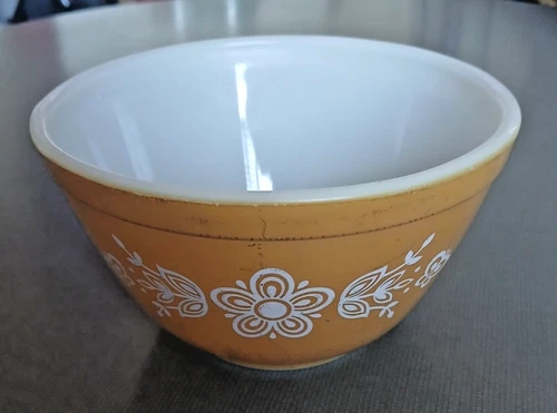 Vintage Pyrex by Corning # 401 Butterfly Gold 1 1/2 Pint Pt Mixing Baking Bowl