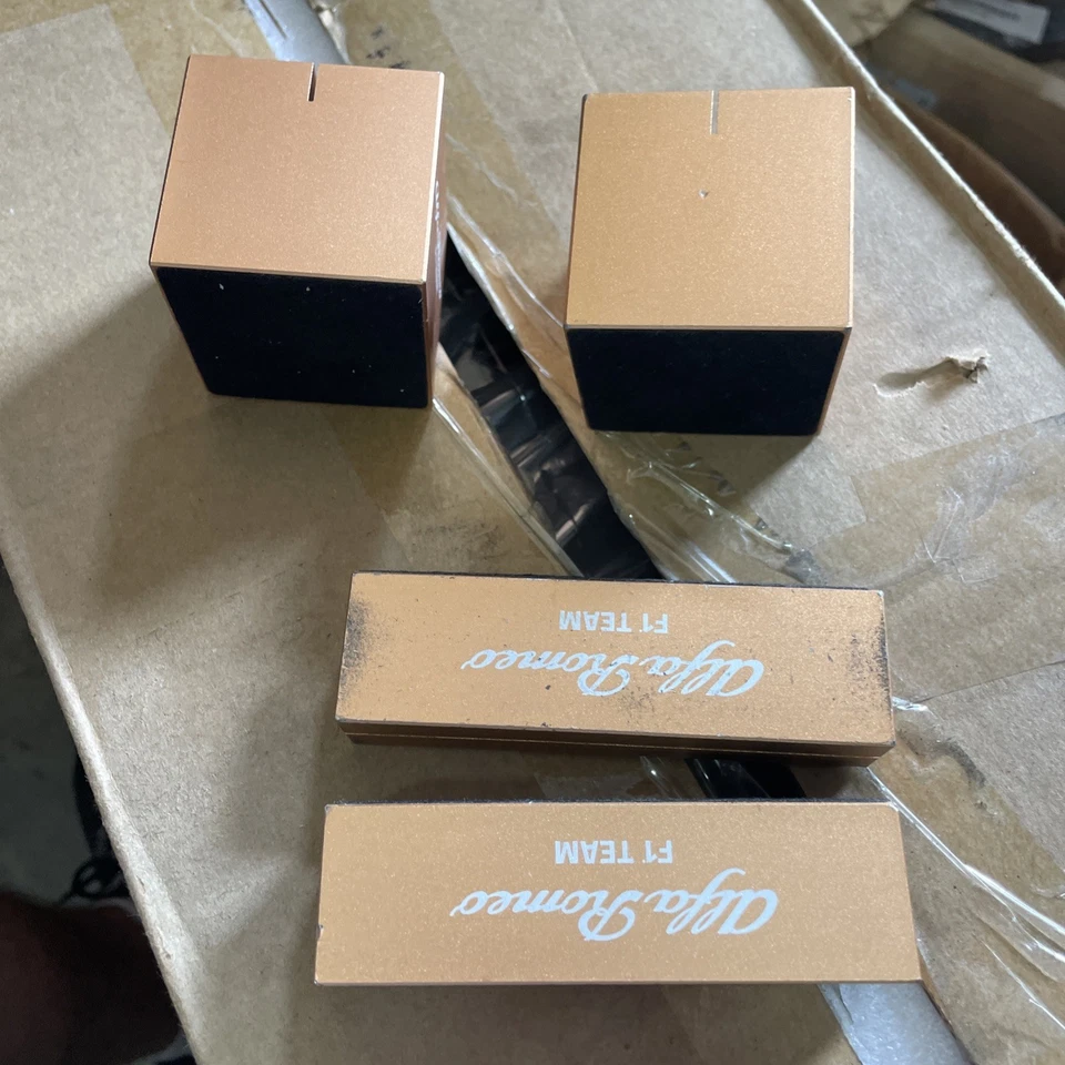 Portatarjetas de visita del equipo Alfa Romeo F1 Fórmula 1 G13 Foto 4 de 4