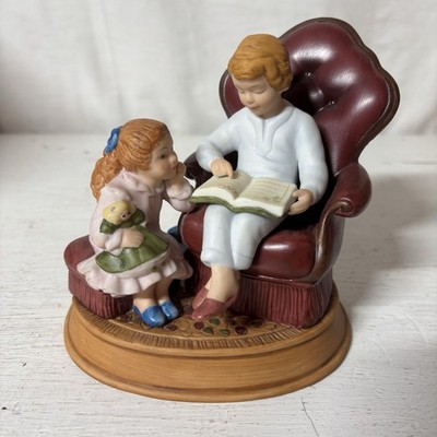 Avon 1983 3rd Edition Enjoying The Night Before Christmas Memories Figurine