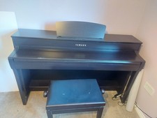 Yamaha Clavinova CLP-735 88-Key Digital Piano With Bench
