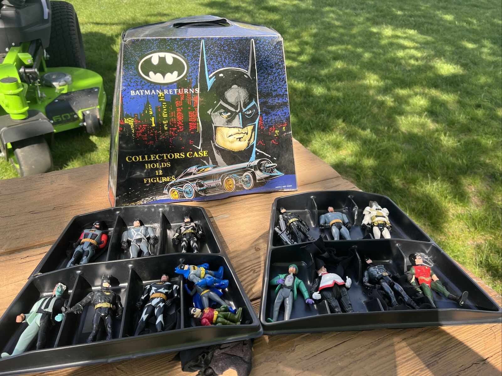 TARA TOY 1992 Batman Returns Collectors Case: 2 Trays: 12 Figures ROBIN PENGUIN