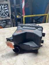 2004-2008 CHEVY AVEO SUZUKI SWIFT 05-08 PONTIAC WAVE AIR FILTER CLEARNER OEM