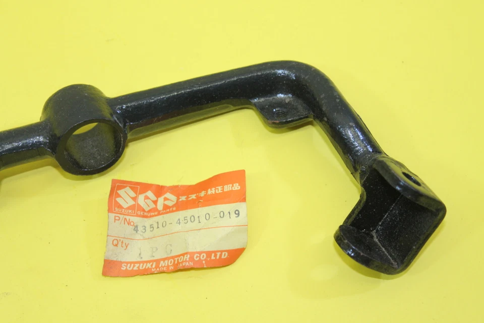 Barra reposapiés delantera derecha Suzuki NOS NUEVA 43510-45010-019 GS GS750 1977-79 Foto 3 de 4