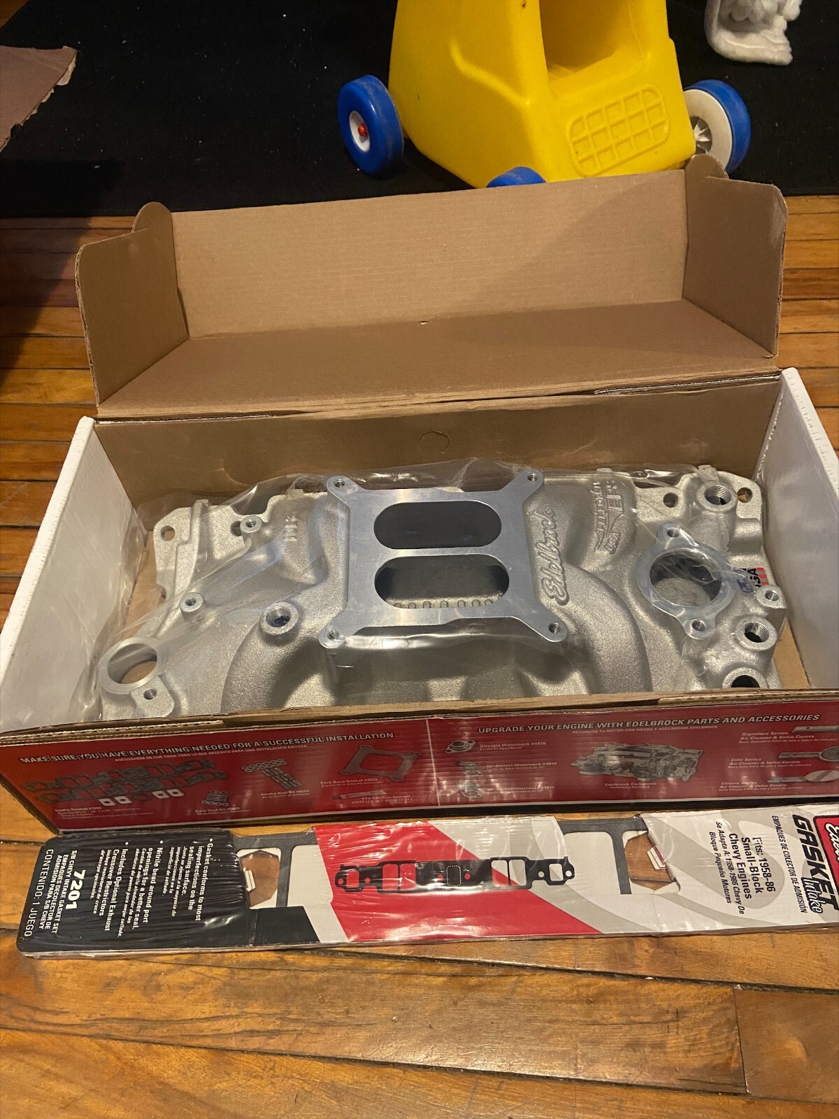 Engine Intake Manifold Edelbrock 2701 SBC 350 NIB with 7201 intake gasket eBay