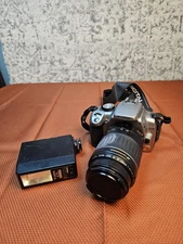 Canon DS126071 Digital Rebel XT Camera W/flash