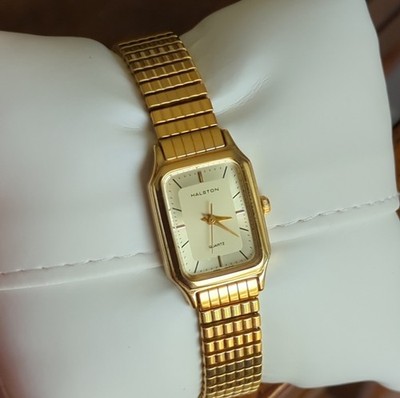 Women's Halston Quartz Watch 001-6L32 Gold Runs New Battery Stretch Band Nice 
