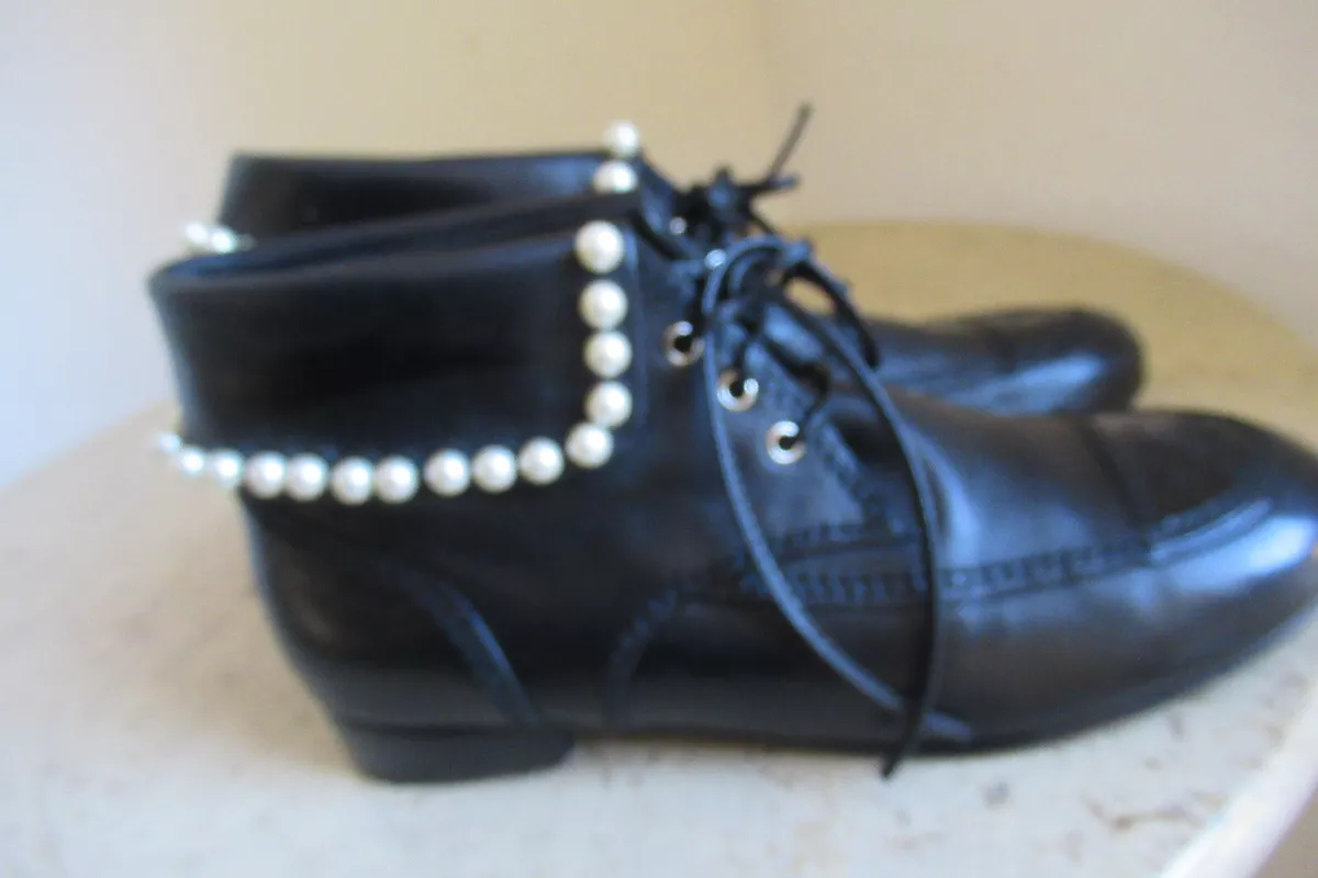 AUT CHANEL PEARL TRIM ANKLE BOOTS BLACK SOFT LEATHER SZ"37" C RET  $1650 BARGAIN!