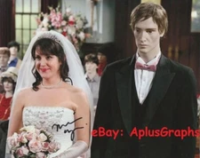 MELANIE LYNSKEY... Two And A Half Men 's Rose - SIGNED