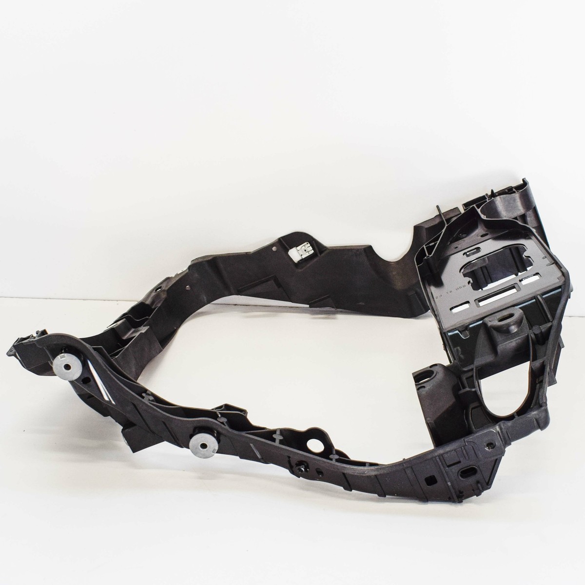 PORSCHE MACAN 95B Air Cooler Bracket Right Side 95B805594E NEW  