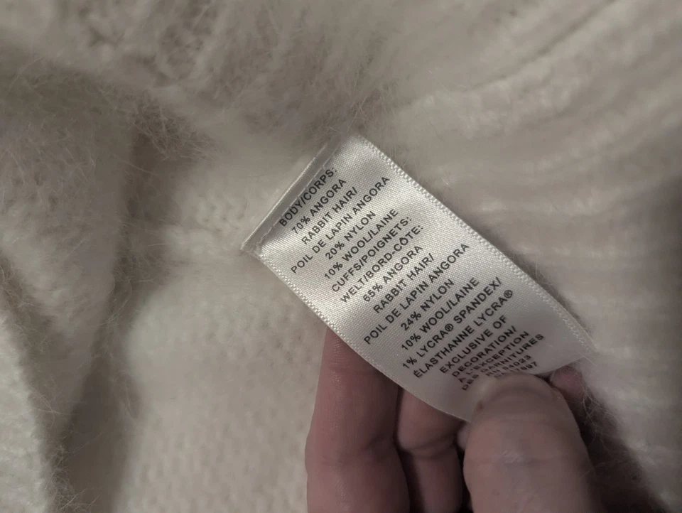 Cardi Angelic Blanco Tan Suave y Esponjoso Angora Banana Republic con Sexy Cinta de Satén Foto 3 de 4