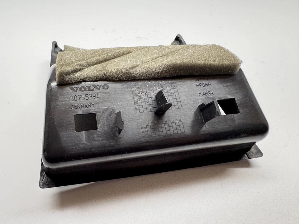 2009 VOLVO S40 CENTER CONSOLE COIN STORAGE TRAY OEM USED TESTED 30755394 - Image 4 of 4