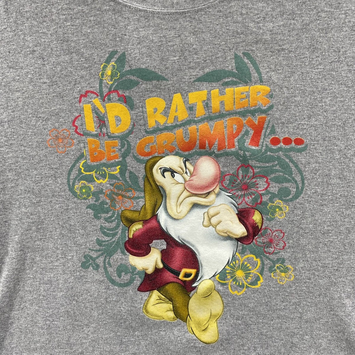 snow white graphic tee