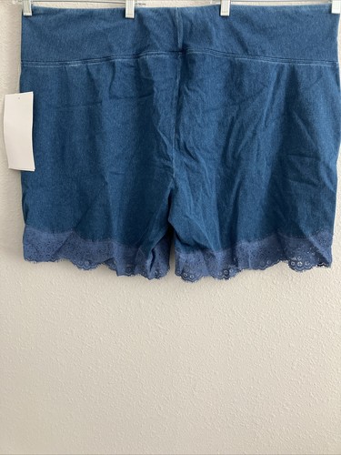 Women with Control Petite Prime Stretch Denim Short - Midwash (sz PM) A512018 -