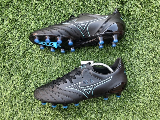 mizuno football boots uk
