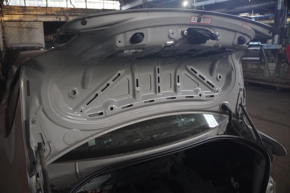 Rear Trunk Deck Lid Assembly Coupe Silver 41007377970 OEM Bmw M235i F22 14-18 Foto 3 de 4