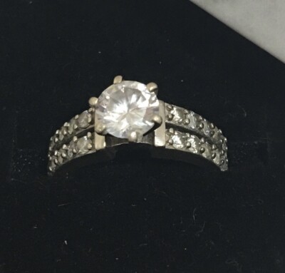 Einzigartiges Design 1,0 kt Brillantschliff weißer/klarer Stein 925 Sterling Silber Ring 6..