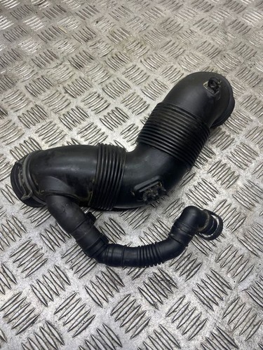 Volkswagen Touran I 2008 Diesel 103kW Ansaugrohr Ansaugschlauch Turbolader