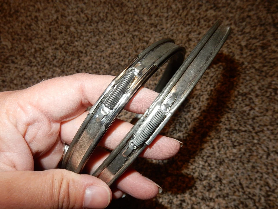 Vintage Round Metal Spring Tension Cork Lined Embroidery Hoops 5" and 7" - Image 2 of 4