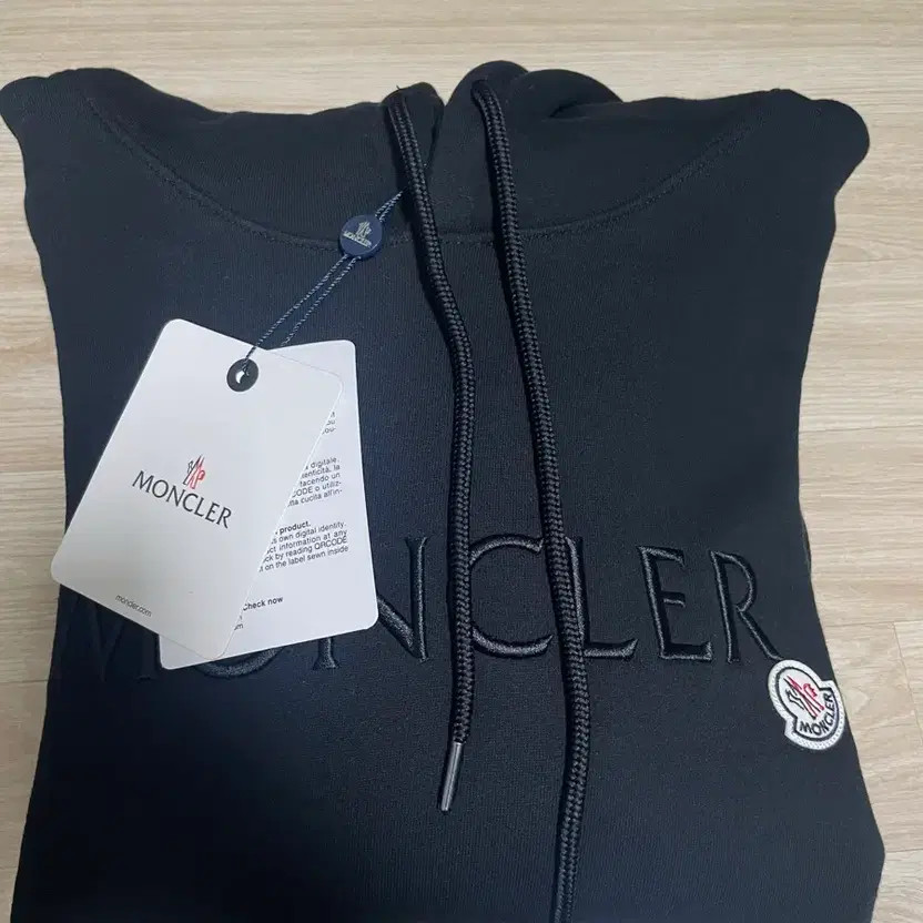 Moncler 2XL Embroidered Hoodie & Tracksuit Set thumbnail 4