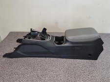 SUBARU OUTBACK VI 2020- Mittelkonsole Armlehne