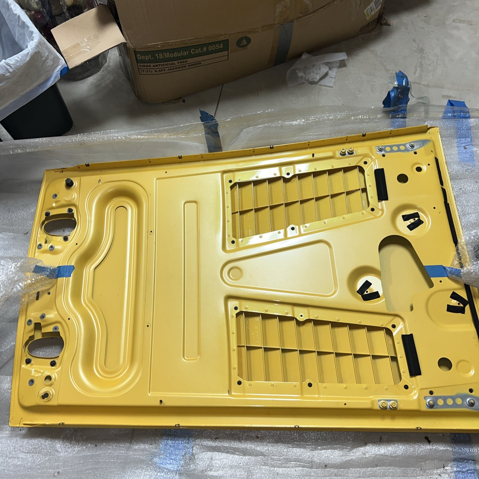 2004 LAMBORGHINI GALLARDO REAR TRUNK DECKLID ASSEMBLY YELLOW