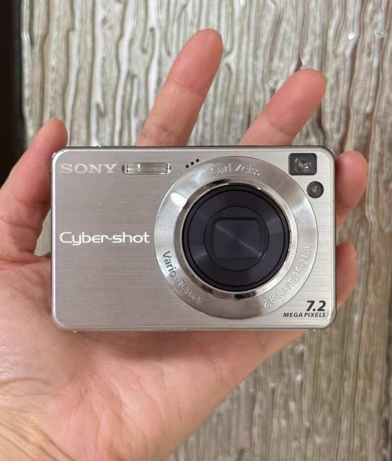 Sony Cyber-shot DSC-W110 シルバー Amazon | SONY デジタルカメラ Cyber-Shot(サイバーショット