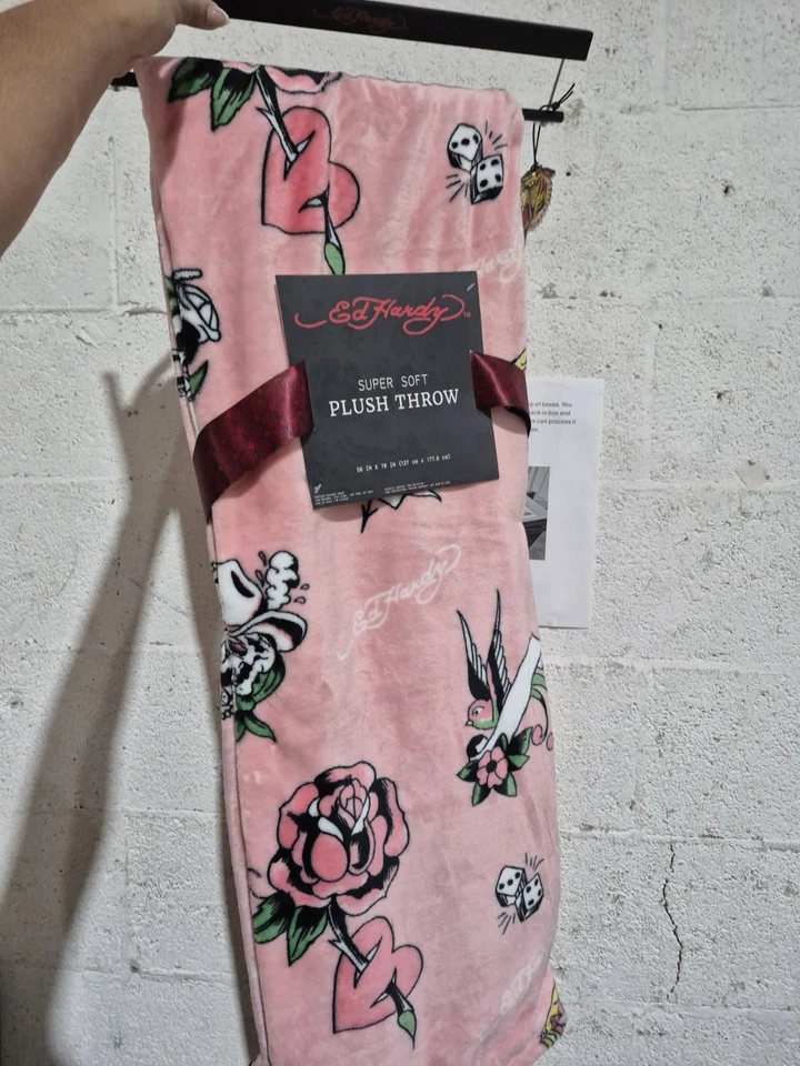 Ed Hardy Plush Oversized Throw Blanket Pink Screaming Tiger Skull 60x70in