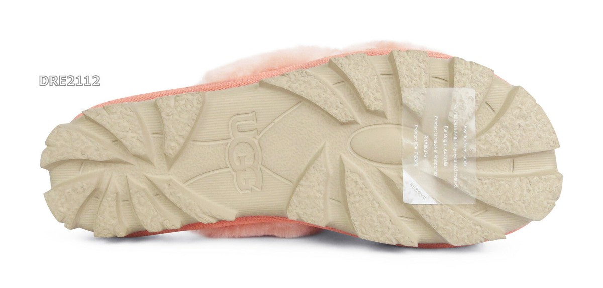 ふわふわになります　UGG LIZZY 7 Fluff Yeah Slide Sandal | UGG