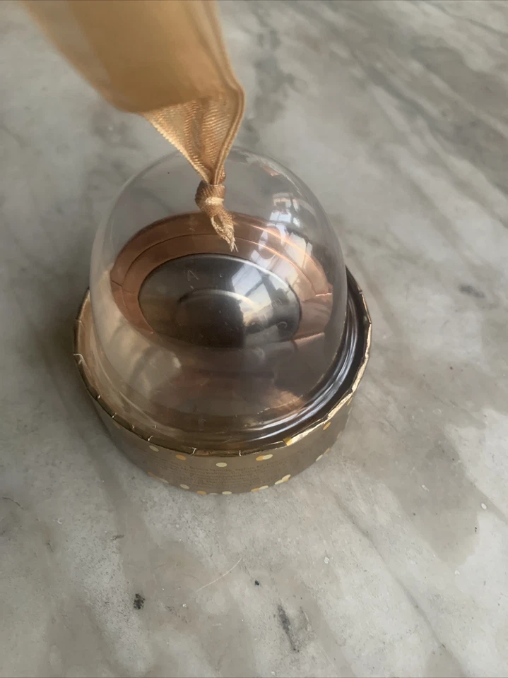 Becca Cosmetics ~ Mini Ornament Pressed Powder Highlighter ~ Shade Champagne Pop - Image 2 of 4