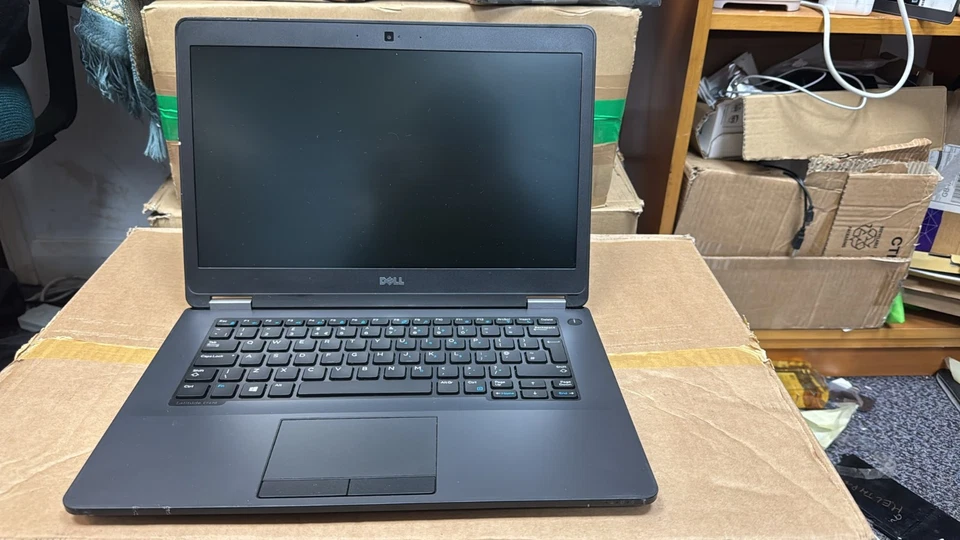 Dell Latitude 14in (256GB SSD, Core i5-6300U, 2.4GHz, 8GB) Laptop - Black, photo 1 of 4