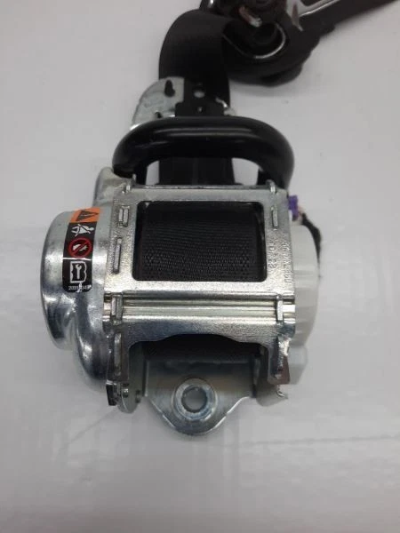 2017-2020 Chevy Impala Passenger Seat Belt Retractor OEM - Image 2 of 4