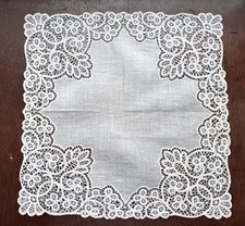 VINTAGE HANKY EXQUISITE WEDDING OR FORMAL WHITE WITH CHEMICAL LACE LINEN NEW