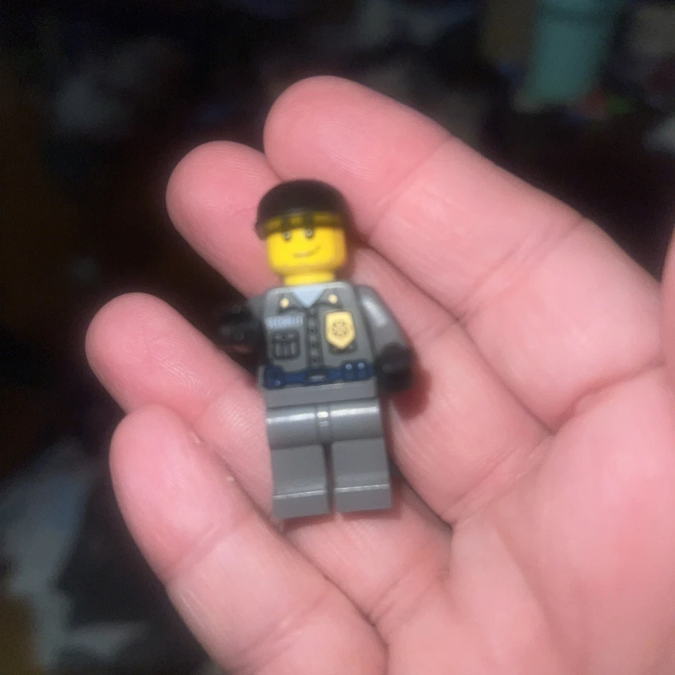 LEGO Batman I Minifigura Arkham Asylum Guard (Genuino) Foto 3 de 4