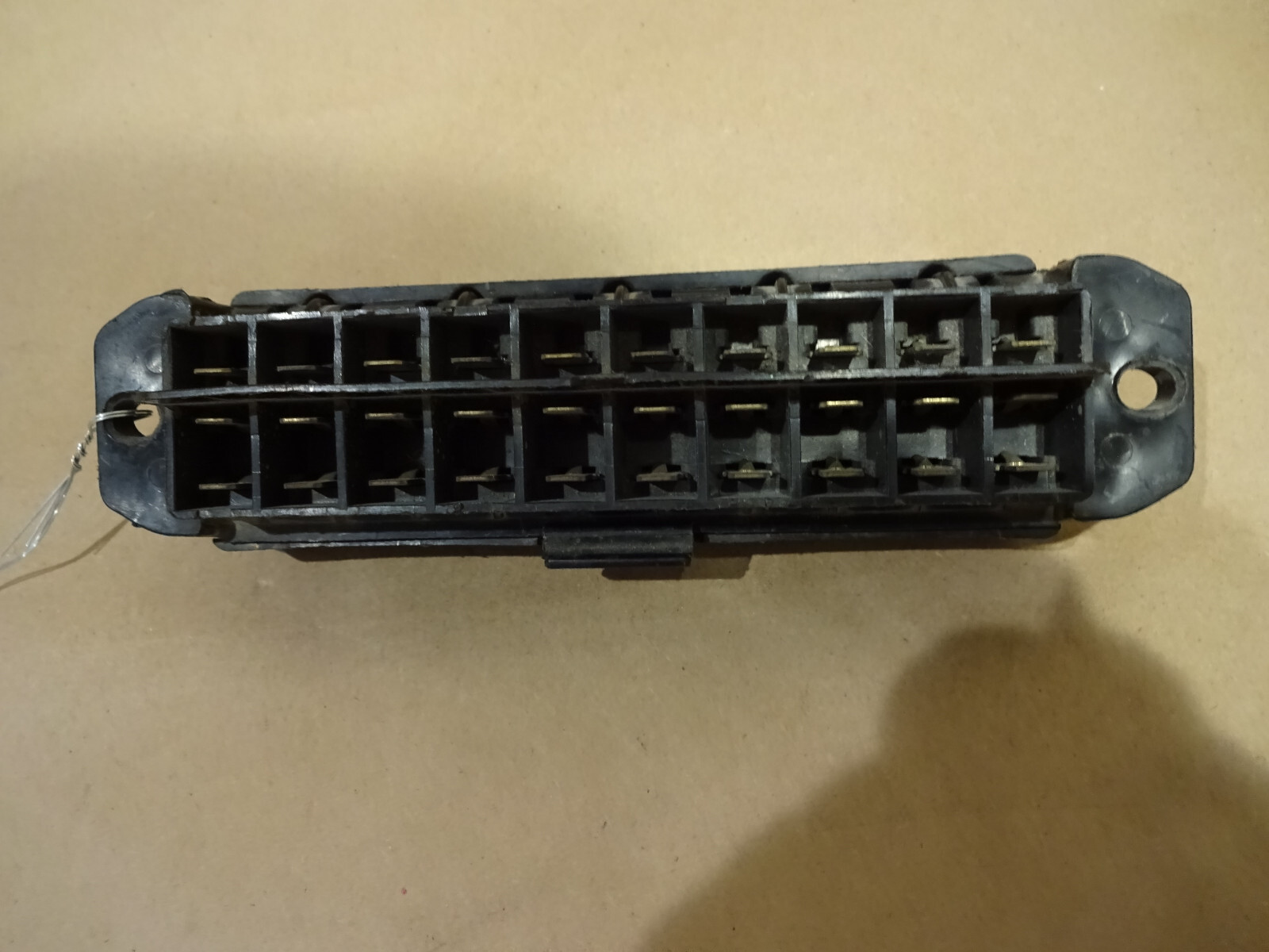 Ferrari 400 GT, 400 Auto - Fuse Box - P/N 116602