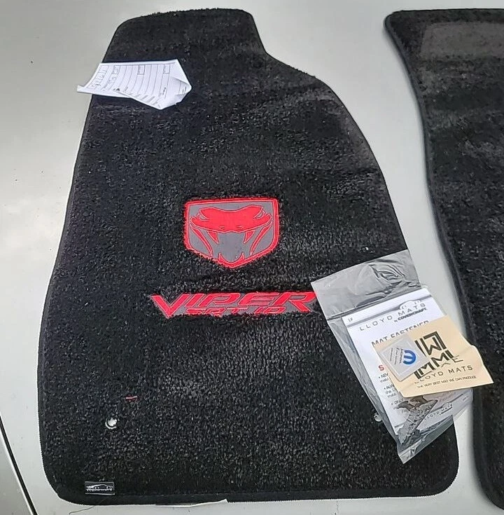 Alfombrillas delanteras O-Lloyd LUXE negras para Dodge SRT-10 2003-2006 Foto 2 de 4