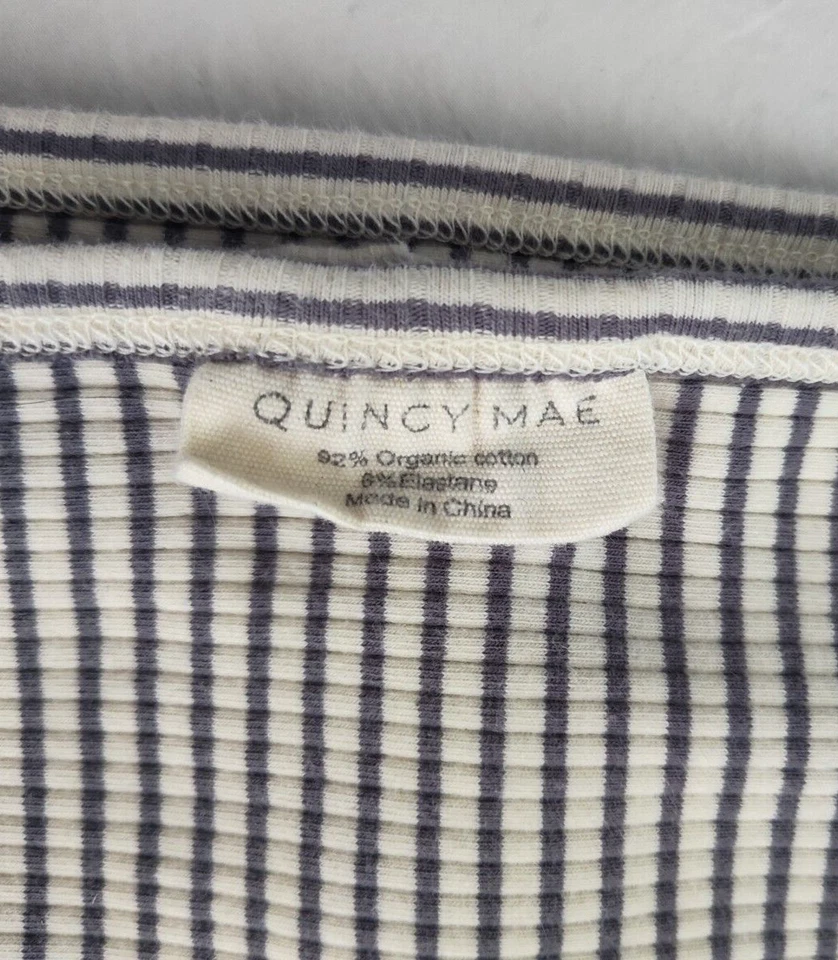 Manta de bebé orgánica a rayas acanaladas Quincy Mae gris beige envoltura 2 capas algodón Foto 3 de 3