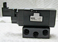 👍NEW PARKER 1/4" SOLENOID AIR CONTROL VALVE 145 PSI 120 VAC B51JBB553C
