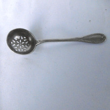 cuillere saupoudreuse en metal