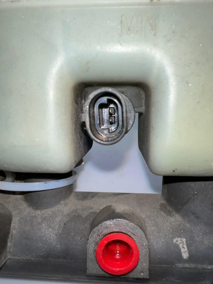 Chevy Silverado GMC Sierra 1500 1999-2002 cilindro maestro de freno OEM 19209249 Foto 2 de 4