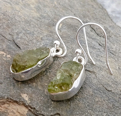925 Silver Green ROUGH PERIDOT Earrings E409~Silverwave*uk Jewellery