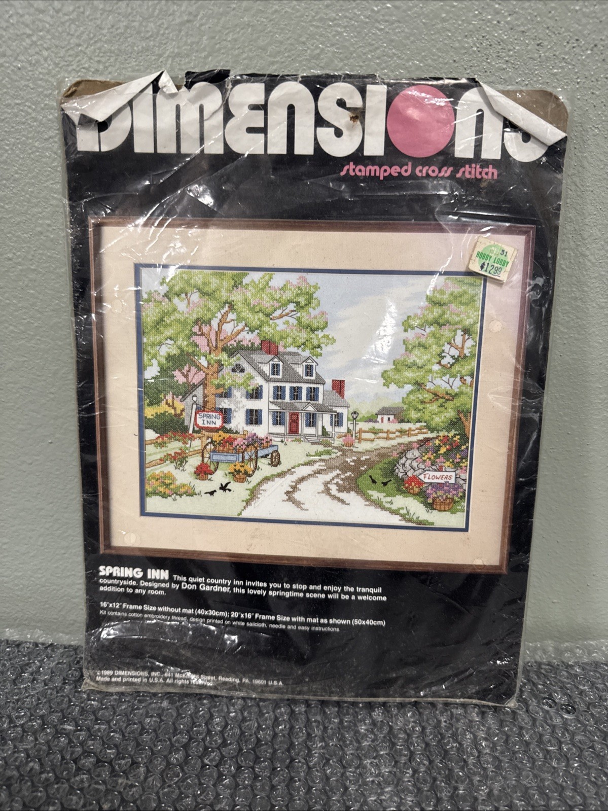 Dimensions 3097 Spring Inn Kit 1989 Retro 16" X 12"