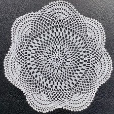 Vintage Handmade Ivory/White Crochet Lace Doily Centerpiece Decor 11" Round