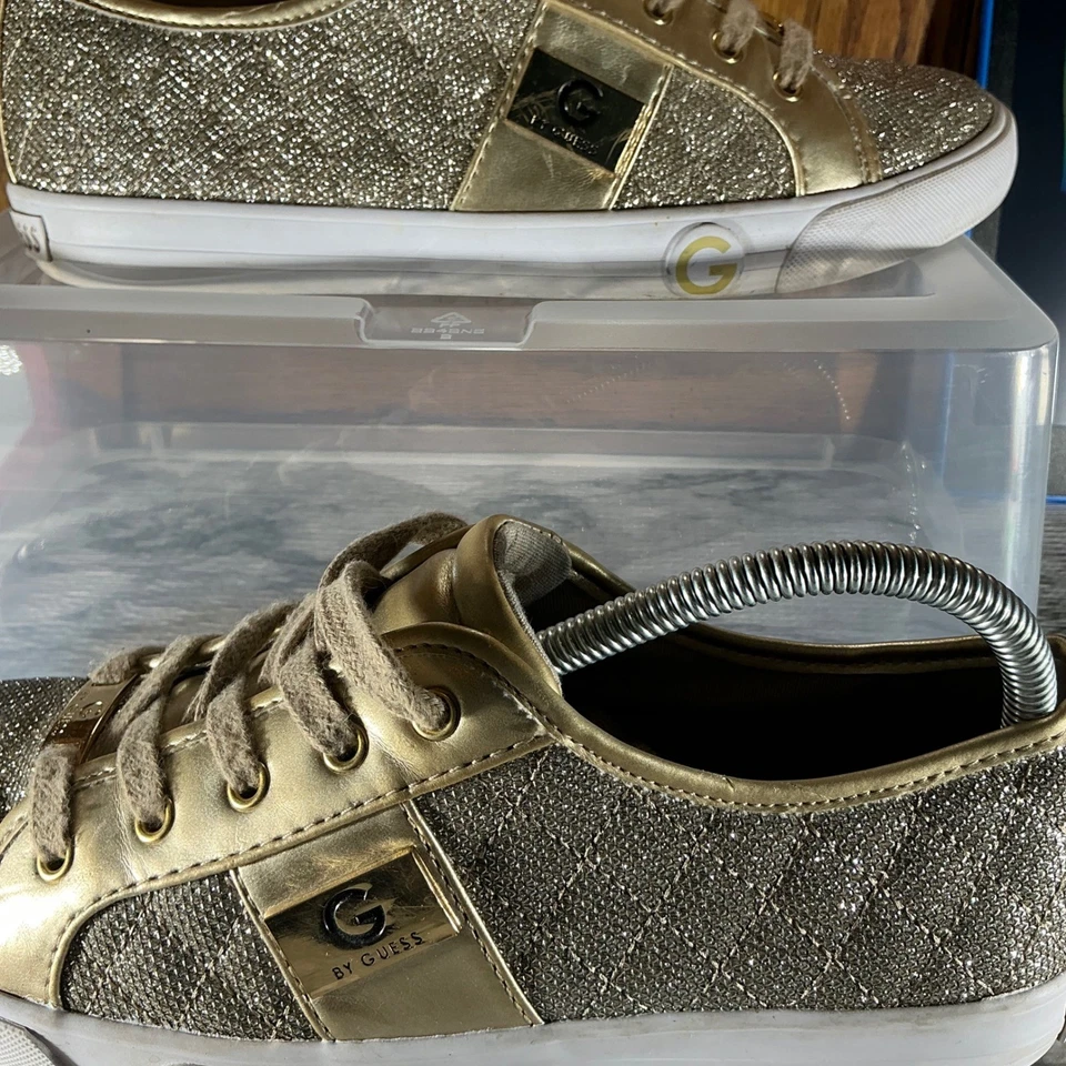 Guess Tenis Brillo Dorado Metálico Parte Superior Baja Zapatos Informales Para Mujer Talla 9M Y2K Foto 2 de 4