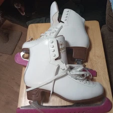 Jackson 1490-10C size 10 Womens Figure Skates